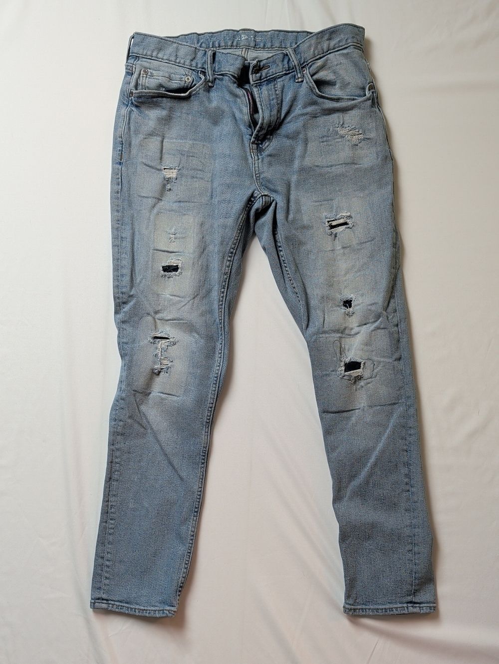 Old Navy Slim Men’s Distressed Light Blue Jeans   Men's 33 x 32